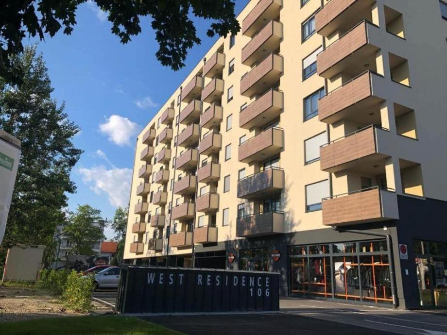 Studio Apartman Krila Wings- Parking In Garage Zagreb Exterior foto