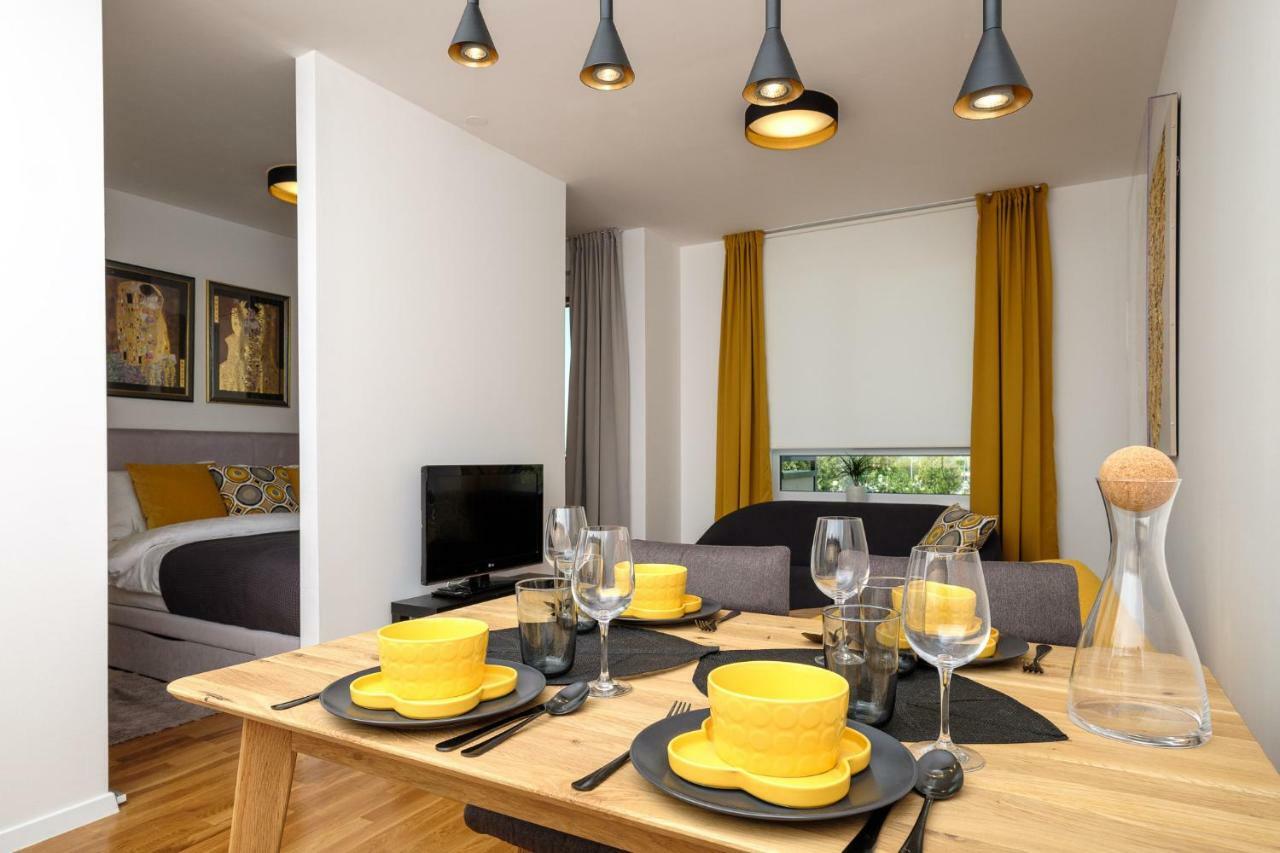 Studio Apartman Krila Wings- Parking In Garage Zagreb Exterior foto